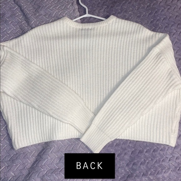 Urban Outfitters - Long Sleeve Cropped Top - Picture 3 of 3
